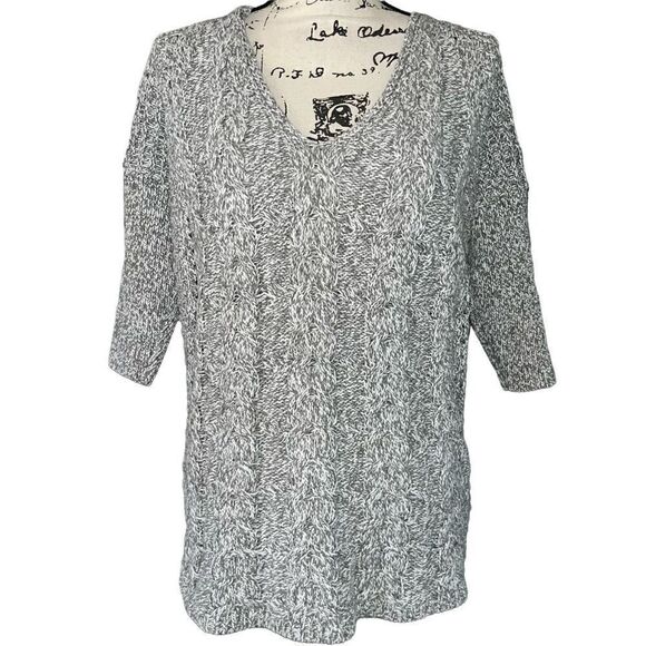 Express gray & white v-neck cable sweater medium - Picture 1 of 7